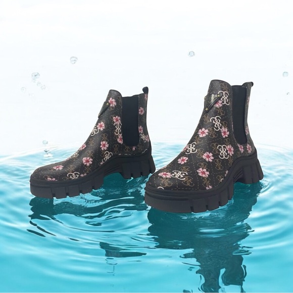 Guess Shoes - NEW in Box GUESS Women's Hestia Chelsea Pink/Black Boots 8.5 Medium US